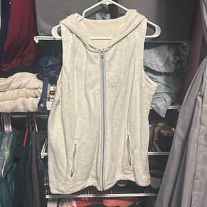 Creamy grey Athleta swing vest. Size XL
